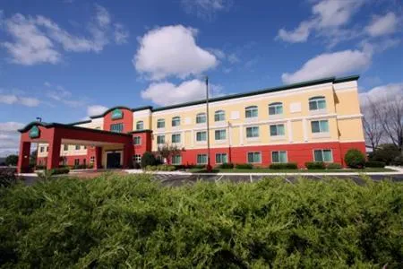 Grand Stay Hotel & Suites Appleton