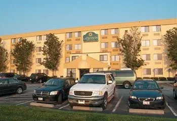 La Quinta Inn & Suites Warwick