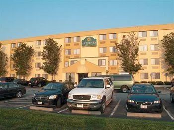 La Quinta Inn & Suites Warwick