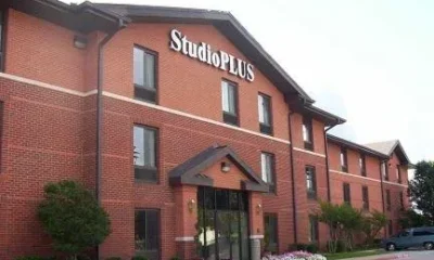 Studio Plus - Arlington