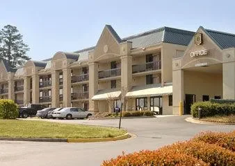 Budgetel Inn & Suites Macon