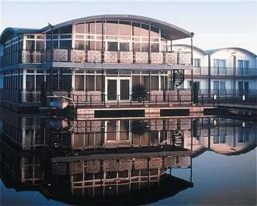Floatel Hotel Northwich