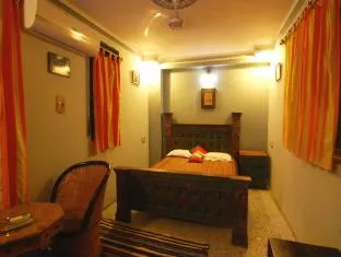 Yogi's Paying Guest House