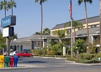 Travelodge Bakersfield