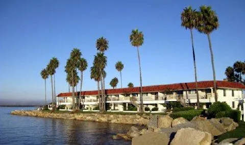 Oceanside Marina Suites