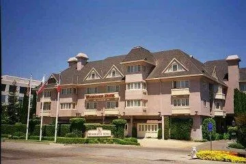 Woodcrest Hotel