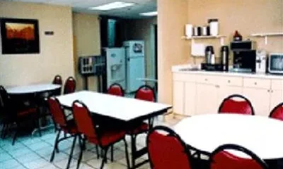 Super 8 Stamford/New York City area