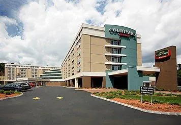 Courtyard by Marriott Fitchburg