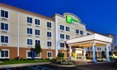 Holiday Inn Express Wixom