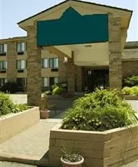 Coon Rapids Plaza Hotel