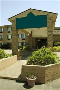 Coon Rapids Plaza Hotel