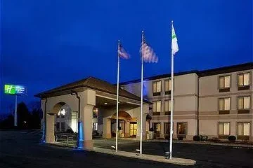 Holiday Inn Express Hotel & Suites Saint Clairsville