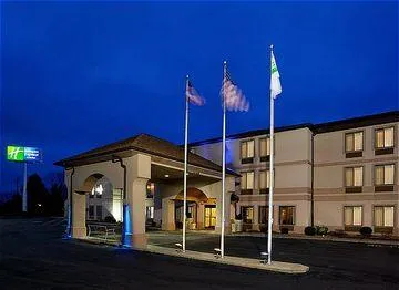 Holiday Inn Express Hotel & Suites Saint Clairsville