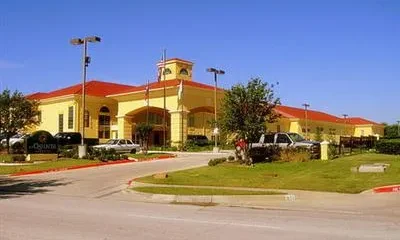 La Quinta Inn & Suites Irving - Las Colinas