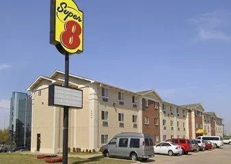 Super 8 Motel Airport South Irving