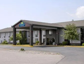 Days Inn and Suites Wausau