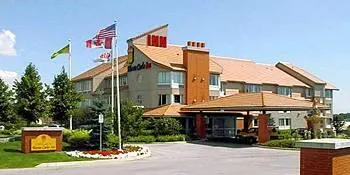 Monte Carlo Inn Oakville Suites