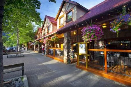 Bayshore Inn Waterton Park