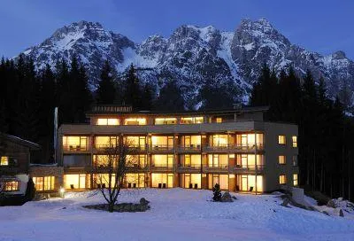 Almhotel Forsthofalm