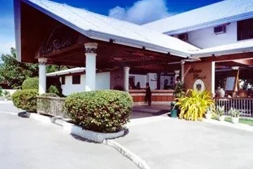 Almont Inland Resort