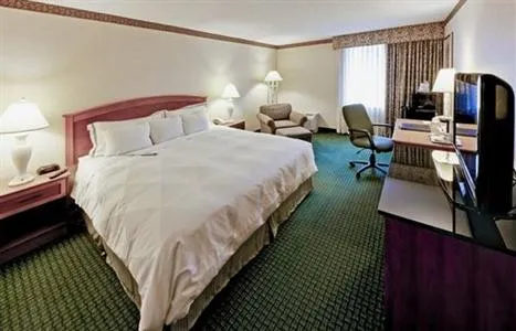 Radisson Hotel Rochester Airport