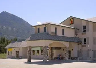 Super 8 Invermere