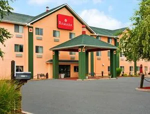 Ramada Lighthouse Inn and Conference Center