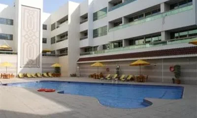 Oasis Court Hotel Apartments