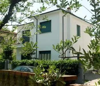 Rest In Bed & Breakfast Lucca