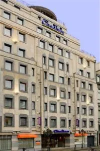 Citadines Toison d'Or Hotel
