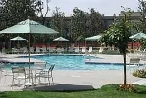 Oakwood Apartments - Woodland Hills