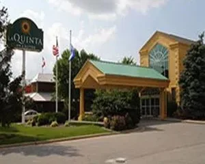 La Quinta Inn & Suites Appleton/College Avenue