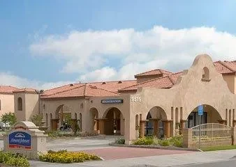 Howard Johnson Inn & Suites Pico