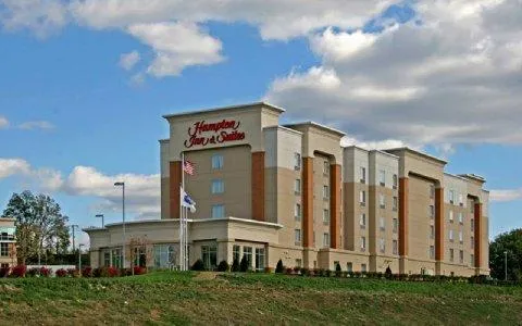 Hampton Inn & Suites Pittsburgh-Meadow Lands