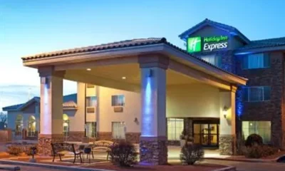 Holiday Inn Express Farmington (Bloomfield)