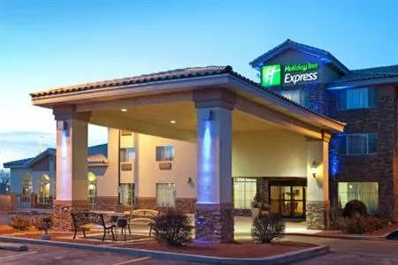 Holiday Inn Express Farmington (Bloomfield)