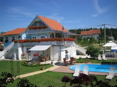 Pool Apartments Plitvice Lakes