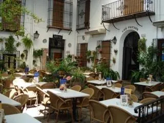 HOTEL LOS PATIOS