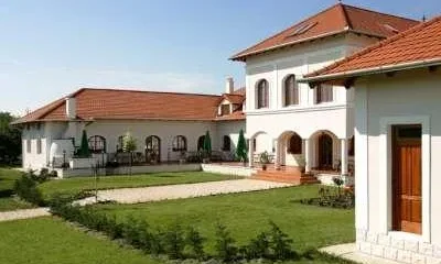 Szent György Kuria Hotel Inarcs