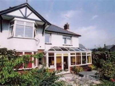 Y Llwyn Guest House Corwen