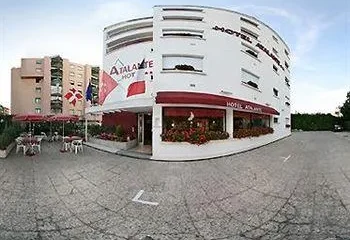 Atalante Hotel