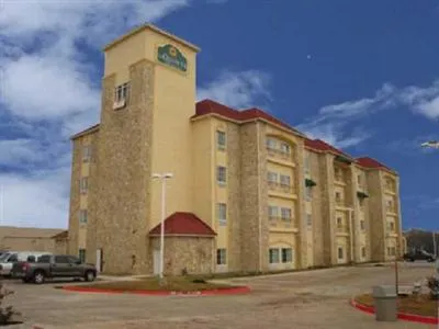 La Quinta Inn & Suites Mansfield