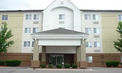 Candlewood Suites Topeka