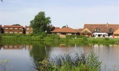 Kingfisher Country Club Stony Stratford