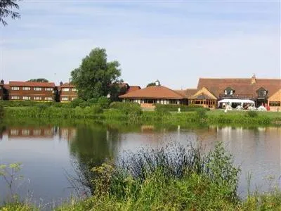 Kingfisher Country Club Stony Stratford