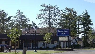 Waterfront Inn Mackinaw City