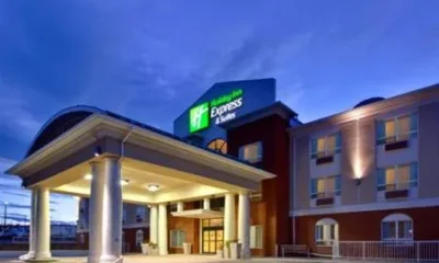 Holiday Inn Express Hotel & Suites Hinton