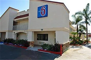 Motel 6 - Carlsbad