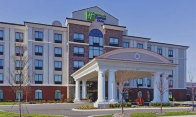 Holiday Inn Express Hotel & Suites Nashville - Opryland