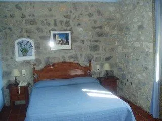 Hostal de la Rovira Montagut i Oix